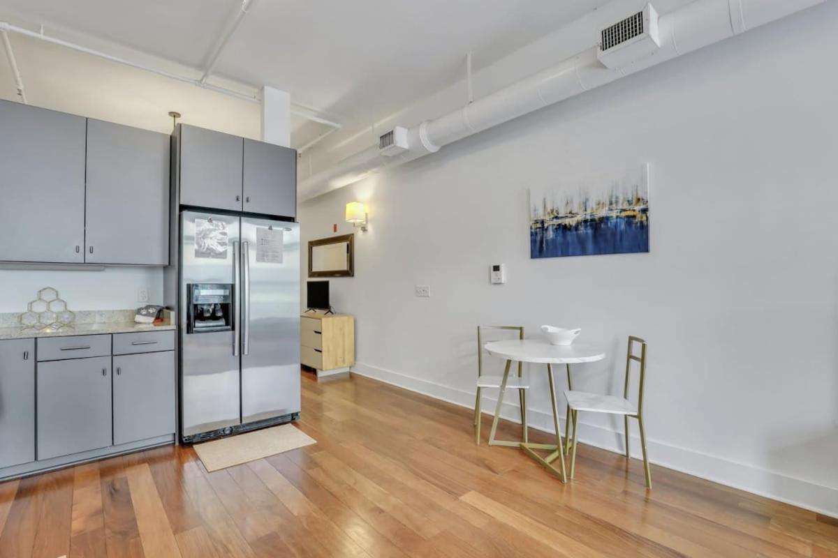 Lush Savannah Loft - Near Plant Riverside District 外观 照片